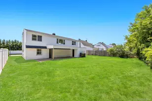 7 Sunrise Ln, Levittown, NY 11756 - Photo 3