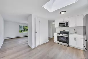 7 Sunrise Ln, Levittown, NY 11756 - Photo 15
