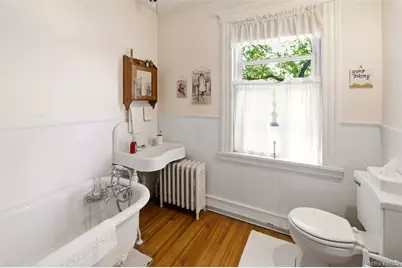 149 Maple Avenue, Westbury, NY 11590 - Photo 25