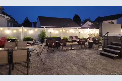 638 6th Avenue, New Hyde Park, NY 11040 - Photo 27