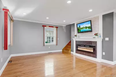 32 3rd Avenue, New Hyde Park, NY 11040 - Photo 9