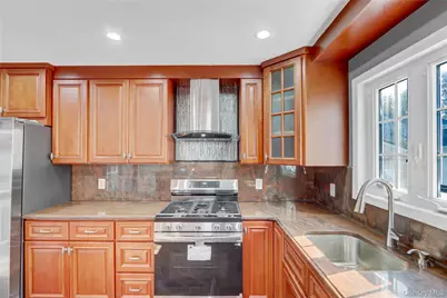 32 3rd Avenue, New Hyde Park, NY 11040 - Photo 13