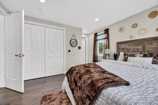 99 Kuhl Ave, Hicksville, NY 11801 - Photo 15