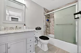 99 Kuhl Ave, Hicksville, NY 11801 - Photo 21