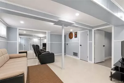 3 Ash Court, Hempstead, NY 11550 - Photo 15