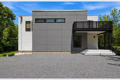 8 Old North Highway #A, Hampton Bays, NY 11946 - Photo 3