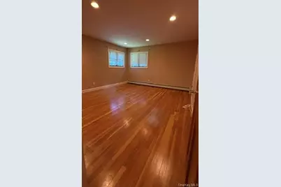 11 Darien Place, East Northport, NY 11731 - Photo 9