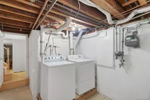 2934 Kinloch Rd, Wantagh, NY 11793 - Photo 21