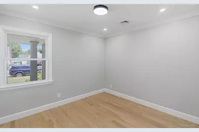 2934 Kinloch Road, Wantagh, NY 11793 - Photo 11