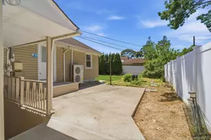 2934 Kinloch Rd, Wantagh, NY 11793 - Photo 27