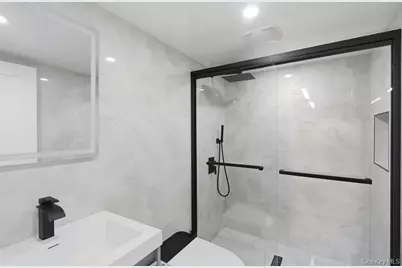 2934 Kinloch Road, Wantagh, NY 11793 - Photo 19