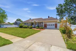 2934 Kinloch Rd, Wantagh, NY 11793 - Photo 3