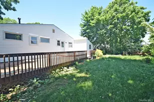 235 E 1st St, Deer Park, NY 11729 - Photo 17