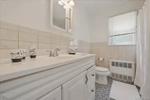 51 Hickory Rd, Port Washington, NY 11050 - Photo 7