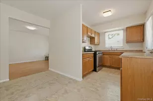 51 Hickory Rd, Port Washington, NY 11050 - Photo 5