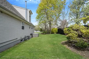 51 W Lake Dr, Patchogue, NY 11772 - Photo 29