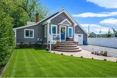 590 S 7th Street, Lindenhurst, NY 11757 - Photo 3