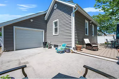 590 S 7th Street, Lindenhurst, NY 11757 - Photo 25