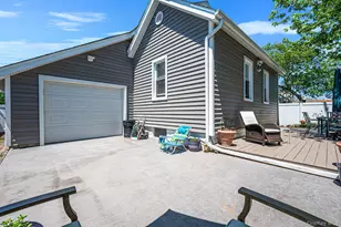 590 S 7th St, Lindenhurst, NY 11757 - Photo 25