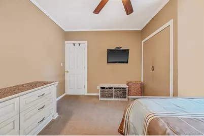 590 S 7th Street, Lindenhurst, NY 11757 - Photo 17