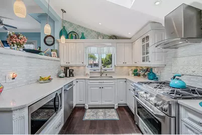 590 S 7th Street, Lindenhurst, NY 11757 - Photo 9