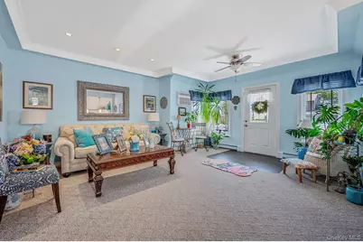 590 S 7th Street, Lindenhurst, NY 11757 - Photo 7