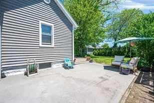 590 S 7th St, Lindenhurst, NY 11757 - Photo 23