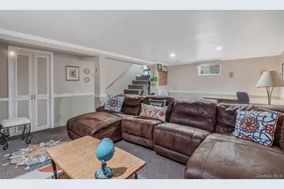 590 S 7th Street, Lindenhurst, NY 11757 - Photo 23