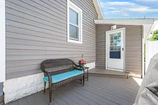 590 S 7th St, Lindenhurst, NY 11757 - Photo 27