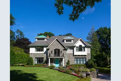 7 Pine Drive, Great Neck, NY 11021 - Photo 1