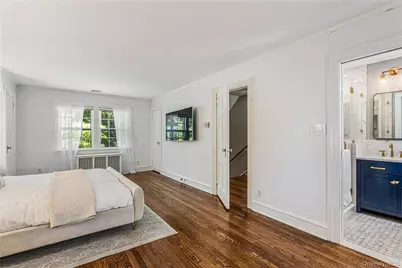 433 Park Avenue, Manhasset, NY 11030 - Photo 17
