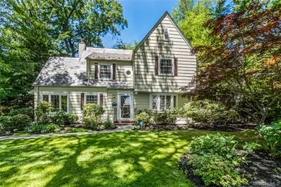433 Park Avenue, Manhasset, NY 11030 - Photo 1