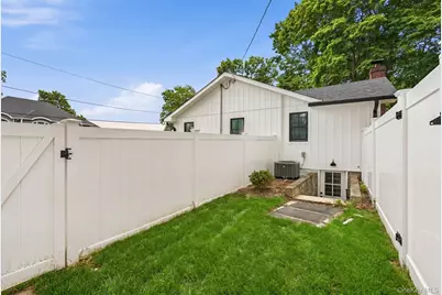 85 Kenneth Avenue, Huntington, NY 11743 - Photo 41