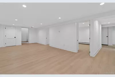 85 Kenneth Avenue, Huntington, NY 11743 - Photo 31