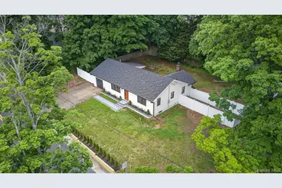 85 Kenneth Avenue, Huntington, NY 11743 - Photo 39