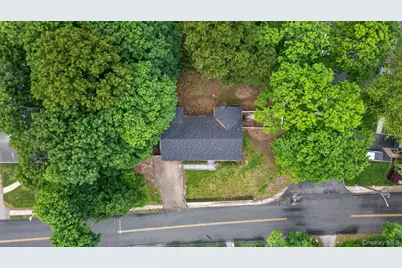 85 Kenneth Avenue, Huntington, NY 11743 - Photo 37