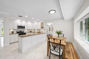 29 Waverly Pl, Lawrence, NY 11559 - Photo 5