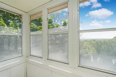 215 Coverly Avenue, New York, NY 10301 - Photo 25