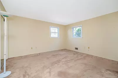 215 Coverly Avenue, New York, NY 10301 - Photo 21