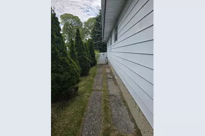 90 Blue Point Road, Selden, NY 11784 - Photo 3