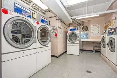 28-02 Parsons Blvd #1E, Flushing, NY 11354 - Photo 9