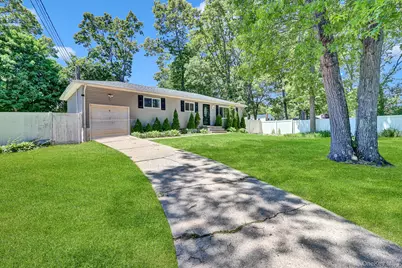 9 Taft Court, Deer Park, NY 11729 - Photo 3