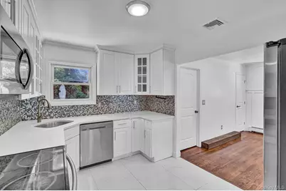 9 Taft Court, Deer Park, NY 11729 - Photo 13