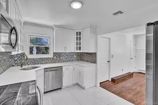 9 Taft Ct, Deer Park, NY 11729 - Photo 13
