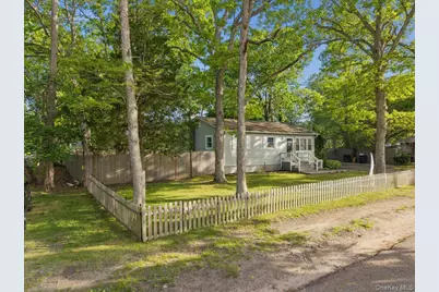 84 Queen Road, Mastic Beach, NY 11951 - Photo 5