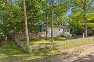 84 Queen Rd, Mastic Beach, NY 11951 - Photo 5