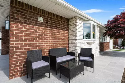 117 Wadsworth Avenue, Levittown, NY 11756 - Photo 31
