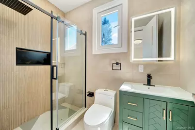 769 Anderson Avenue, Franklin Square, NY 11010 - Photo 17