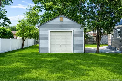 26 Brandon Avenue, Amityville, NY 11701 - Photo 11