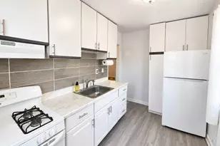 131-39 234th St, Rosedale, NY 11422 - Photo 3